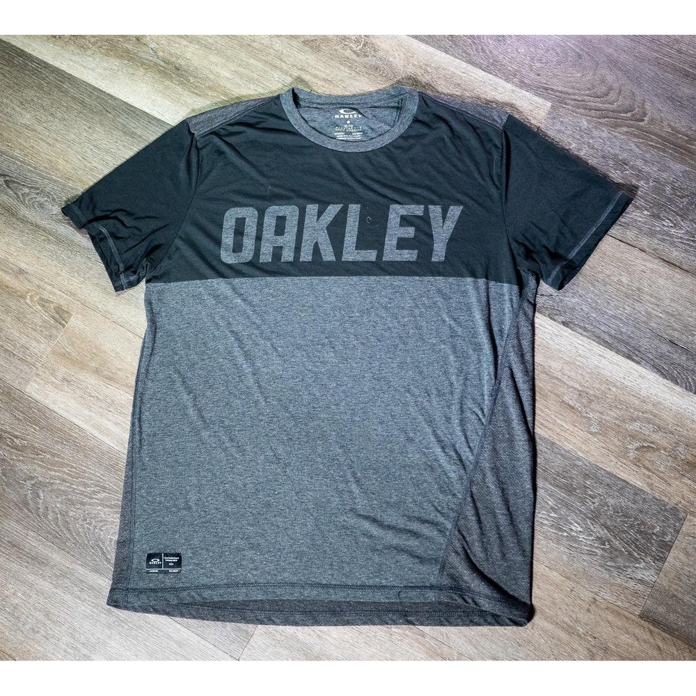 Oakley Shirt Mens XL Gray Black Hydrolix Logo Graphic Tee T-Shirt Athletic